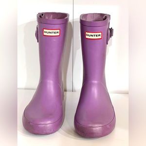 Hunter rain boots size US 11/12 purple good condition.